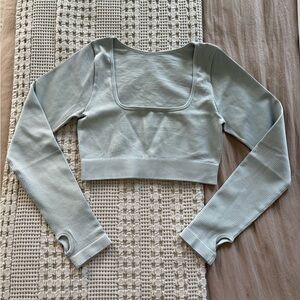 NEW OQQ Light Gray Ribbed Long Sleeve Crop Top‎